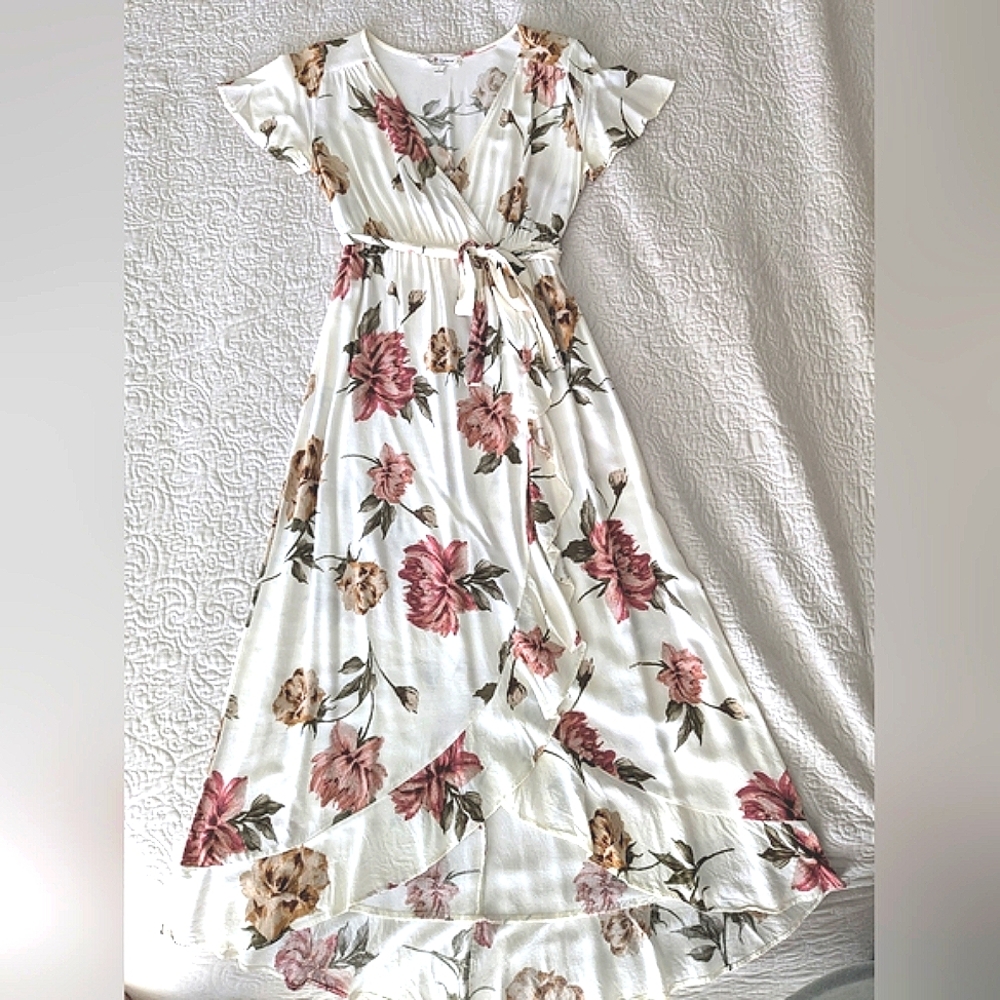 Flower Ruffle Dress - Picture 4 of 5